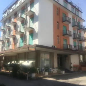 https://hotel-britannia.hotelslidodijesolo.com